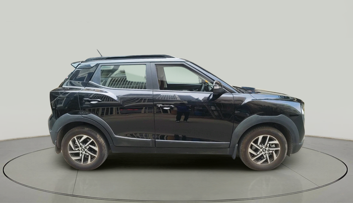 2025 Mahindra XUV 3XO AX5 1.2 L TCMPFI AT, Petrol, Automatic, 7,310 km, exterior
