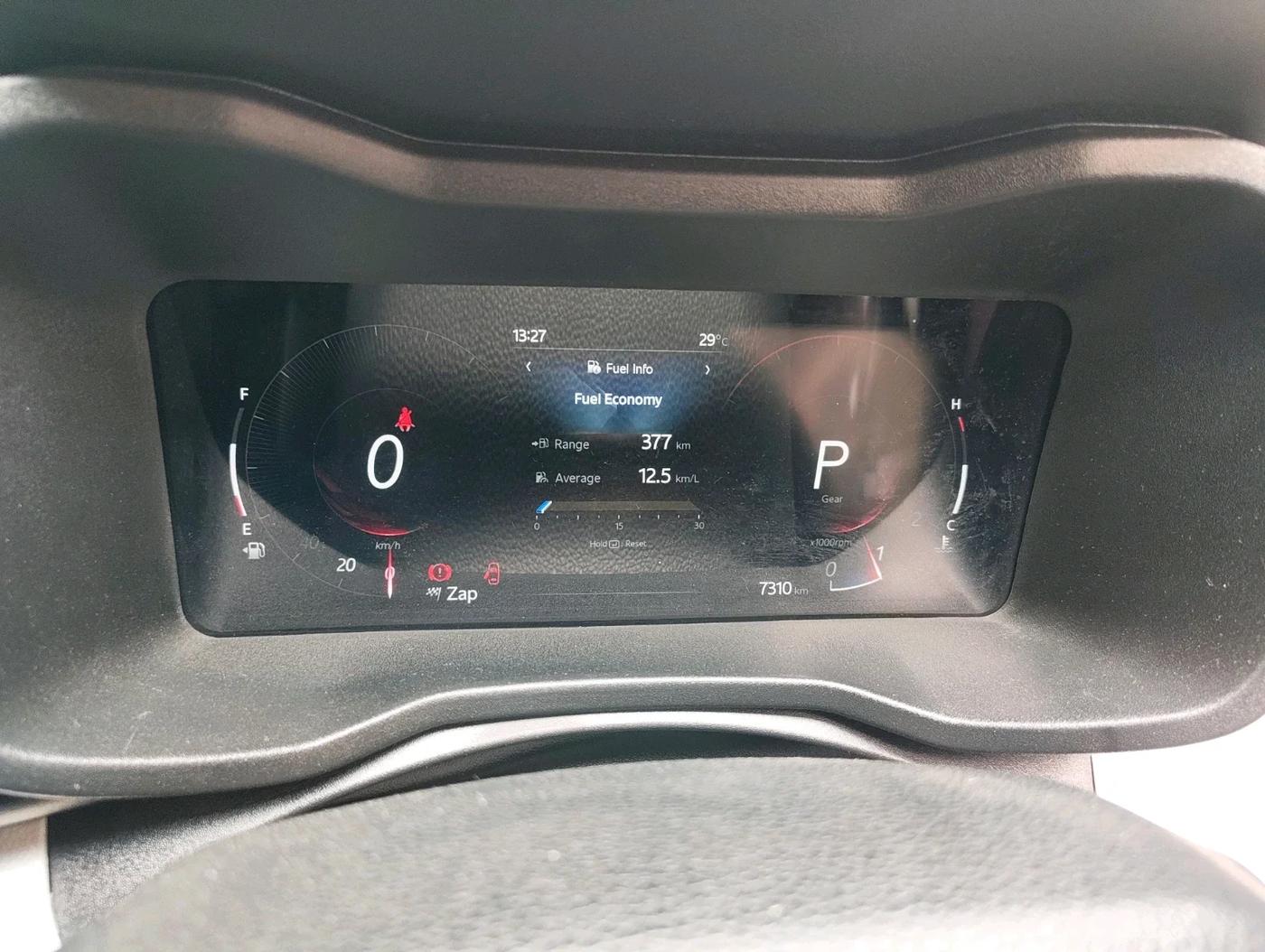 2025 Mahindra XUV 3XO AX5 1.2 L TCMPFI AT, Petrol, Automatic, 8,500 km, interior
