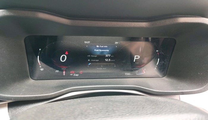 2025 Mahindra XUV 3XO AX5 1.2 L TCMPFI AT, Petrol, Automatic, 7,310 km, interior