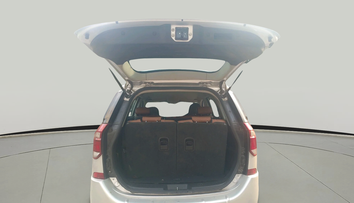 2018 Mahindra XUV500 W5, Diesel, Manual, 1,48,460 km, exterior