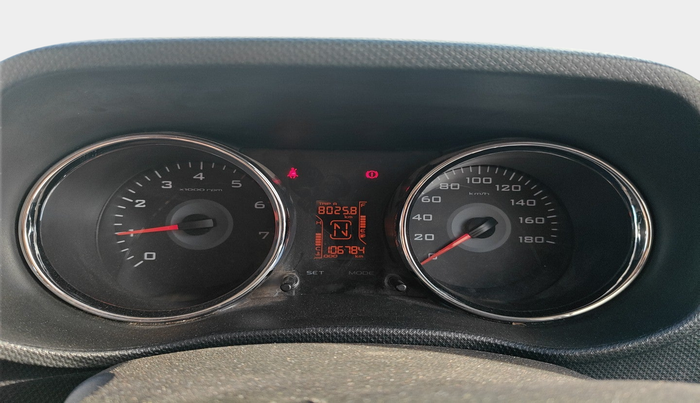 2016 Mahindra TUV300 T8, Diesel, Manual, 1,06,784 km, interior