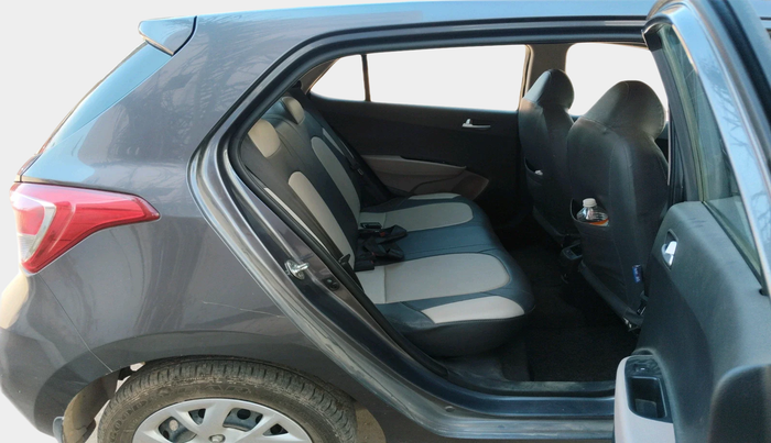 2017 Hyundai Grand i10 SPORTZ 1.2 KAPPA VTVT, Petrol, Manual, 8,052 km, interior