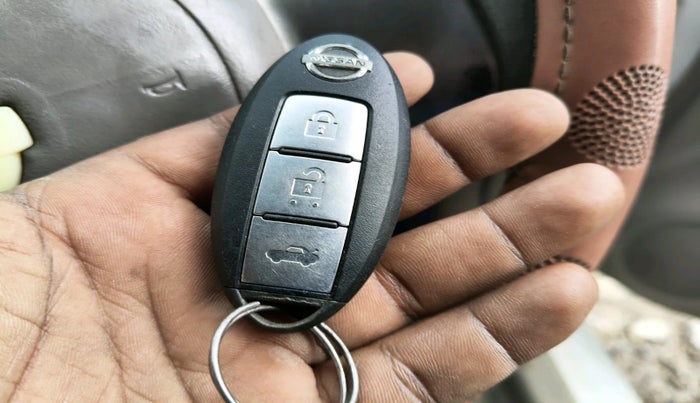 2013 Nissan Sunny XV PETROL, Petrol, Manual, 96,135 km, interior