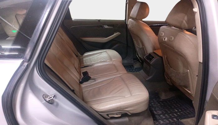 2012 Audi Q5 2.0 TDI QUATTRO, Diesel, Automatic, 1,04,346 km, interior