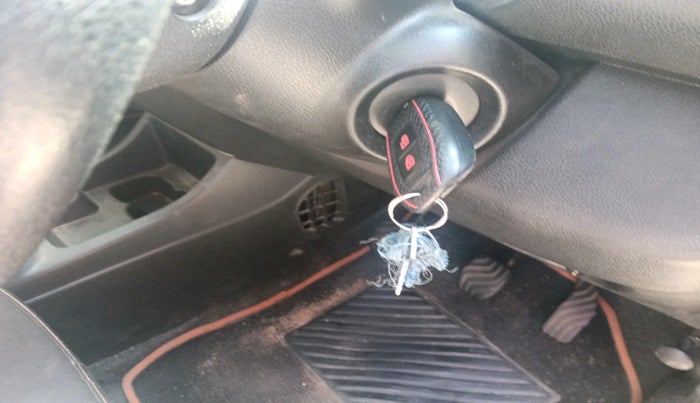 2017 Renault Kwid CLIMBER 1.0, Petrol, Manual, 33,742 km, interior