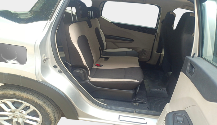 2022 Renault TRIBER RXT AMT, Petrol, Automatic, 16,060 km, interior