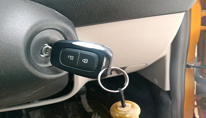 2023 Renault TRIBER RXT, Petrol, Manual, 16,264 km, interior