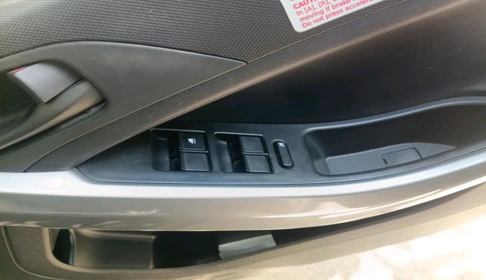 2022 Tata NEXON XMA SUNROOF PETROL, Petrol, Automatic, 29,793 km, interior