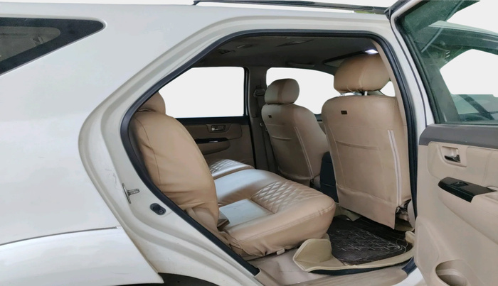 2012 Toyota Fortuner 3.0 4X2 AT, Diesel, Automatic, 1,55,203 km, interior