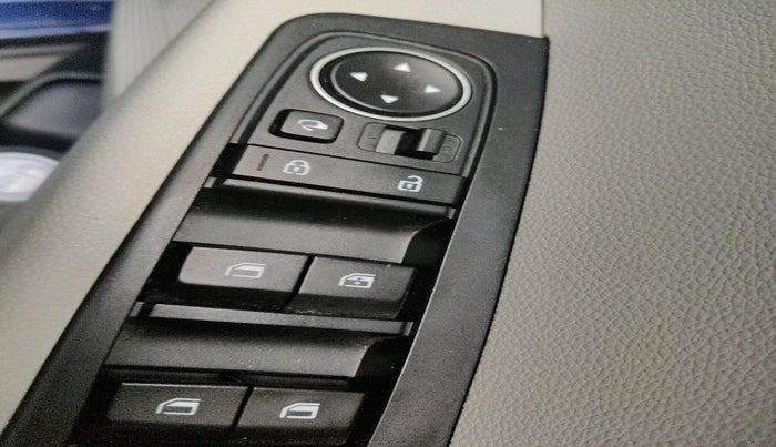 2023 KIA CARENS  PRESTIGE PLUS 1.5 TURBO PETROL IMT 7 STR , Petrol, Manual, 34,507 km, interior