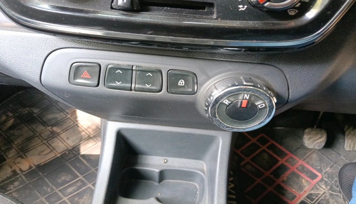 2016 Renault Kwid RXT 1.0 AMT, Petrol, Automatic, 64,108 km, interior