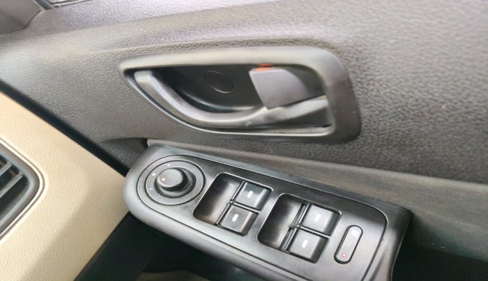 2015 Tata Zest XMS PETROL, Petrol, Manual, 98,699 km, interior