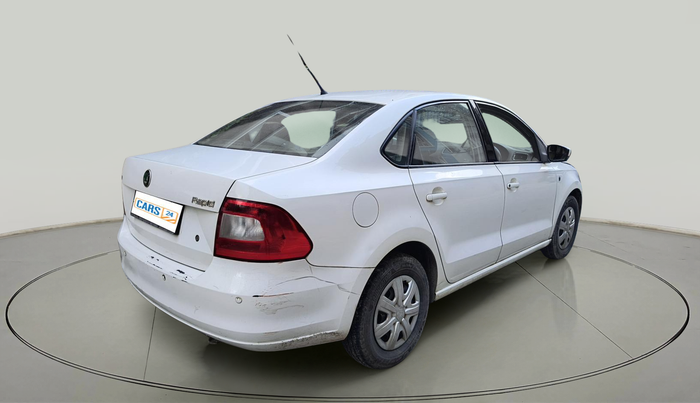 2012 Skoda Rapid AMBITION 1.6 TDI CR MT PLUS, Diesel, Manual, 1,52,999 km, exterior