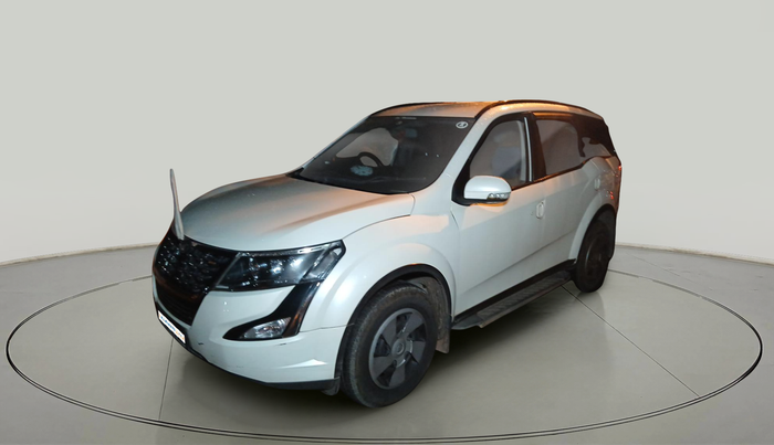 2020 Mahindra XUV500 W7, Diesel, Manual, 1,22,089 km, exterior