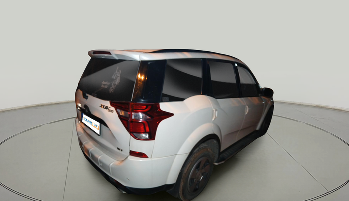 2020 Mahindra XUV500 W7, Diesel, Manual, 1,22,089 km, exterior