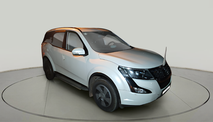 2020 Mahindra XUV500 W7, Diesel, Manual, 1,22,089 km, exterior