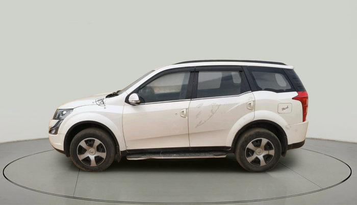 2017 Mahindra XUV500 W6, Diesel, Manual, 1,66,233 km, exterior