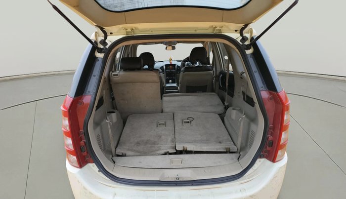 2017 Mahindra XUV500 W6, Diesel, Manual, 1,66,233 km, exterior