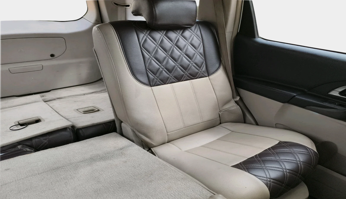 2017 Mahindra XUV500 W6, Diesel, Manual, 1,66,233 km, interior