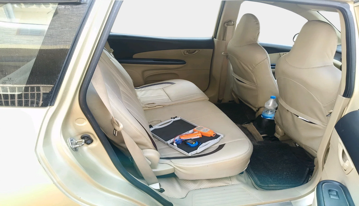 2014 Honda Mobilio 1.5L I-DTEC V, Diesel, Manual, 92,527 km, interior