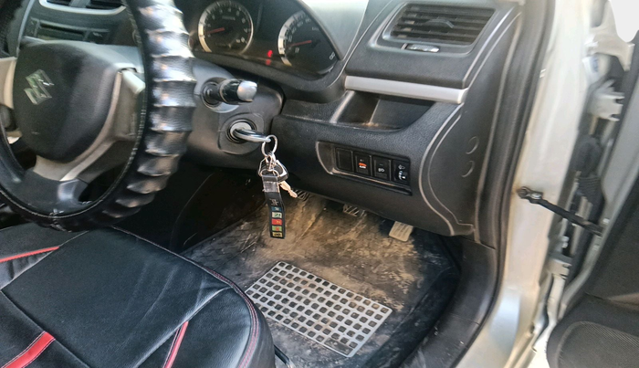 2013 Maruti Swift VXI, Petrol, Manual, 70,384 km, interior