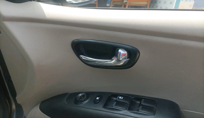 2011 Hyundai i10 MAGNA 1.2, Petrol, Manual, 74,122 km, interior