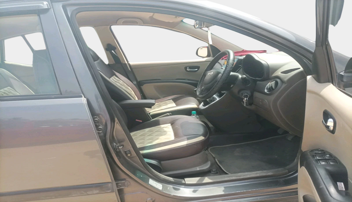 2011 Hyundai i10 MAGNA 1.2, Petrol, Manual, 74,122 km, interior