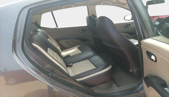 2011 Hyundai i10 MAGNA 1.2, Petrol, Manual, 74,122 km, interior