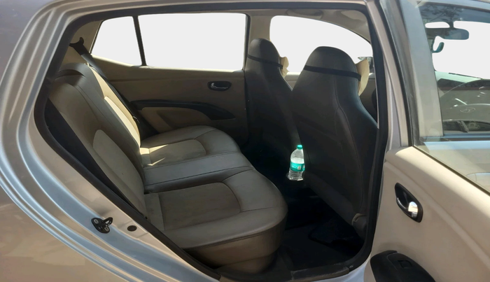 2014 Hyundai i10 SPORTZ 1.1, Petrol, Manual, 28,696 km, interior