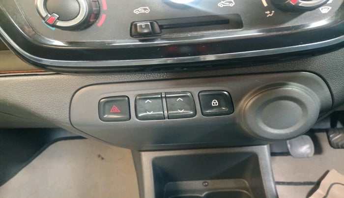 2016 Renault Kwid RXT 1.0, Petrol, Manual, 48,062 km, interior