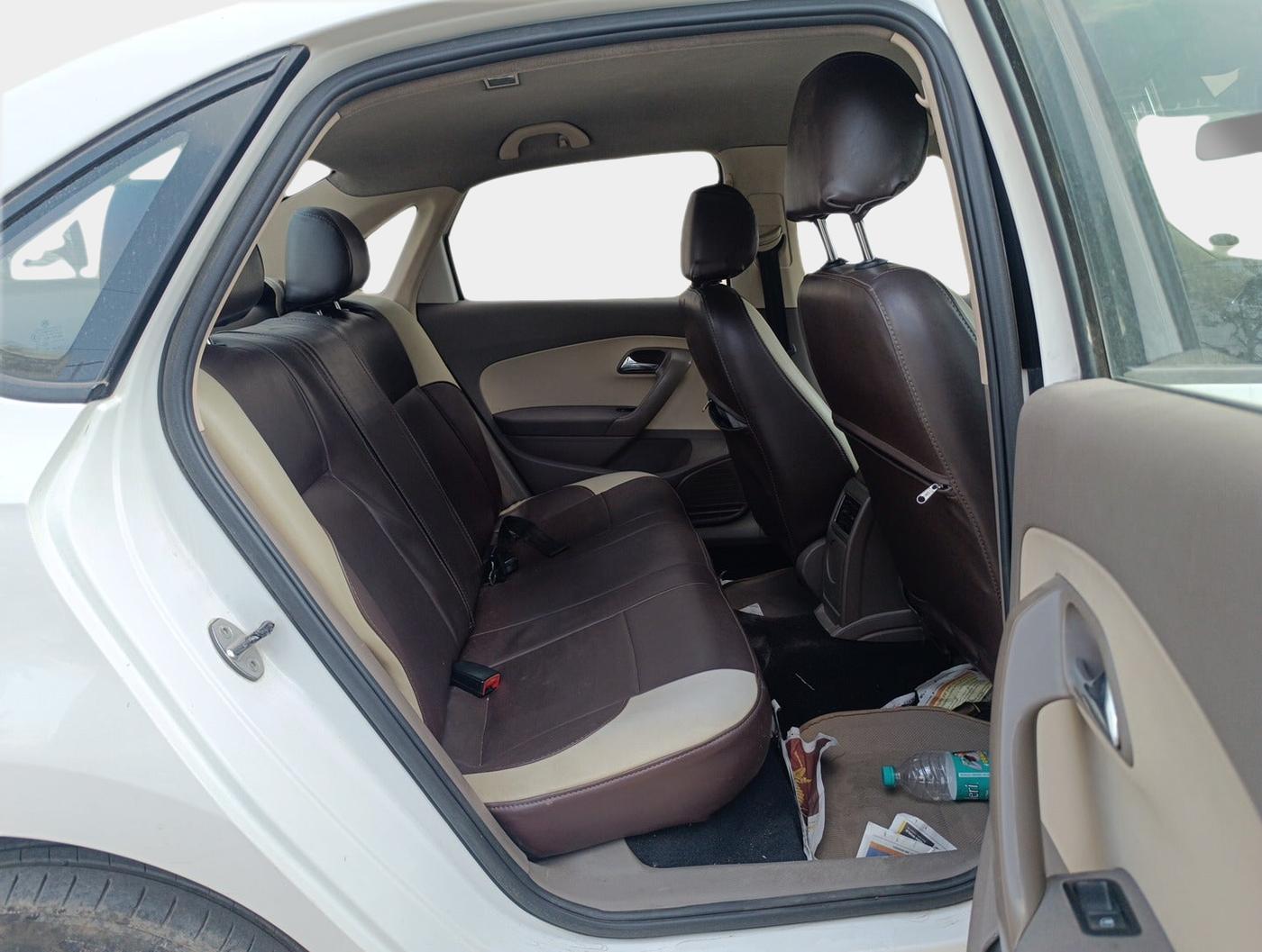 2014 Skoda Rapid 1.5 TDI CR ELEGANCE, Diesel, Manual, 1,07,376 km, interior