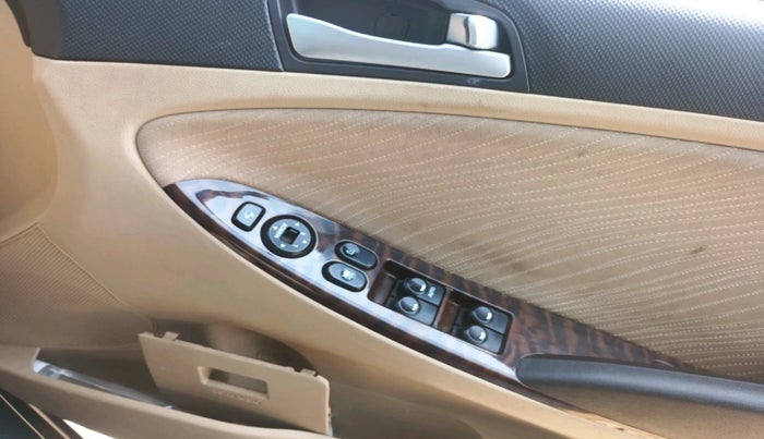 2015 Hyundai Verna FLUIDIC 1.6 CRDI S(O) 4S, Diesel, Manual, 90,315 km, interior