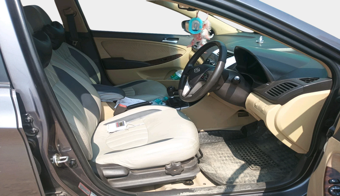 2015 Hyundai Verna FLUIDIC 1.6 CRDI S(O) 4S, Diesel, Manual, 90,315 km, interior