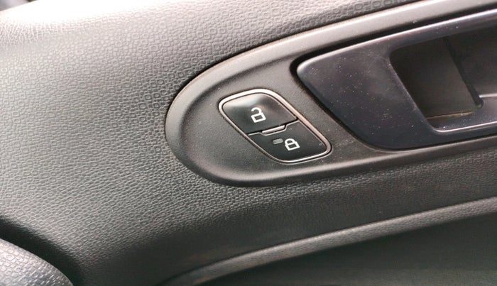 2020 Ford Ecosport TITANIUM 1.5 SPORTS(SUNROOF) PETROL, Petrol, Manual, 1,09,672 km, interior