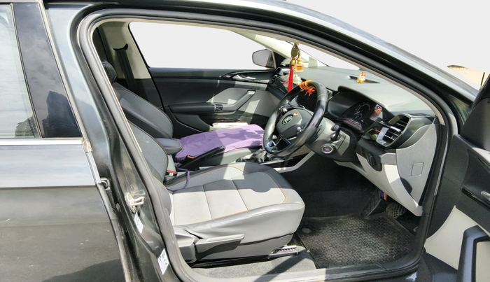 2022 Skoda KUSHAQ STYLE 1.5L TSI DSG (6 AIRBAGS), Petrol, Automatic, 40,549 km, interior
