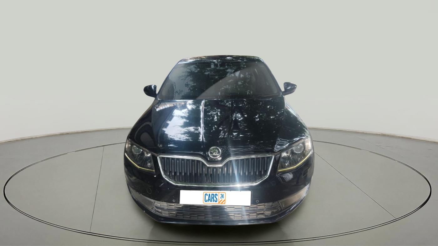 2017 Skoda Octavia STYLE 1.8 TSI AT, Petrol, Automatic, 1,18,139 km, exterior