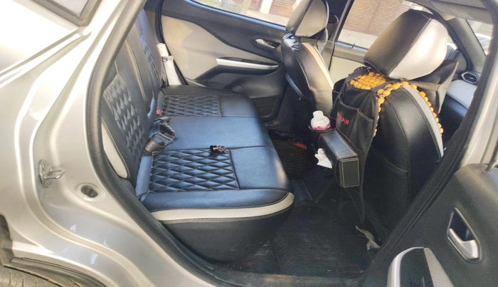 2022 Nissan MAGNITE XV MT, Petrol, Manual, 7,682 km, interior