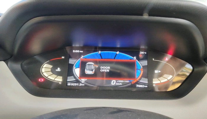 2022 Nissan MAGNITE XV MT, Petrol, Manual, 7,682 km, interior