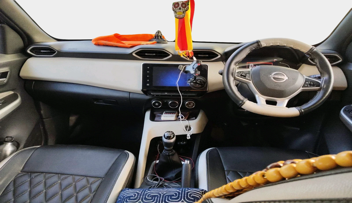 2022 Nissan MAGNITE XV MT, Petrol, Manual, 7,682 km, interior