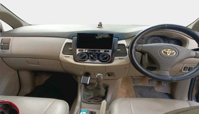 2011 Toyota Innova 2.5 G4 7 STR, Diesel, Manual, 1,41,374 km, interior