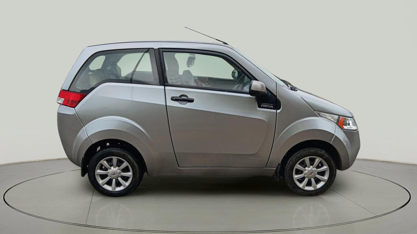 2014 Mahindra E2O T2, Electric, Automatic, 16,293 km, exterior