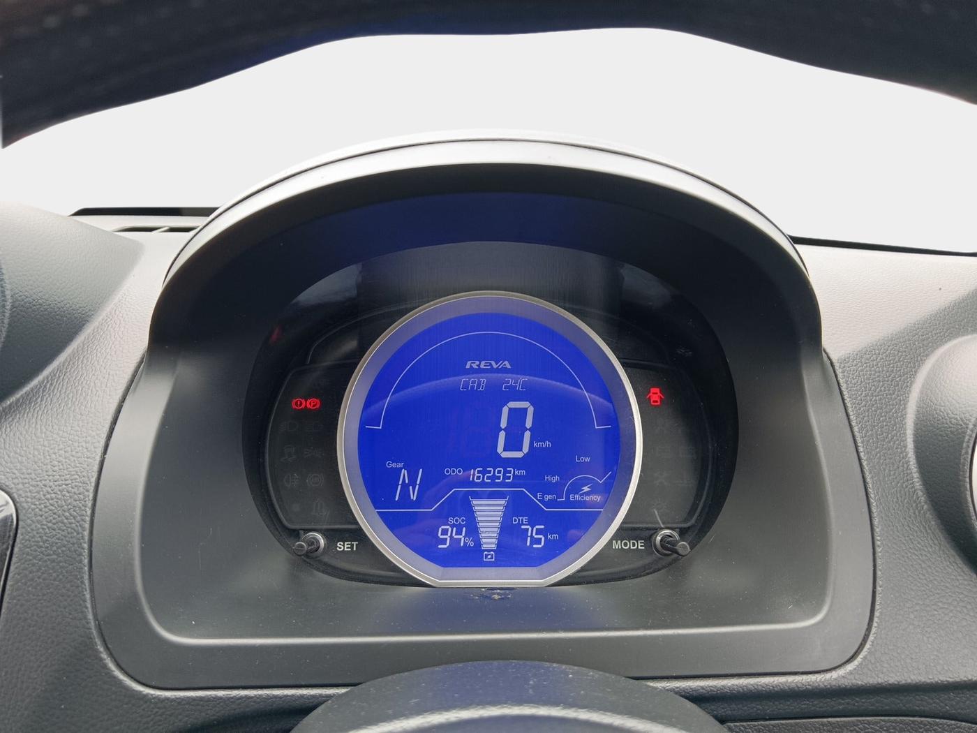 2014 Mahindra E2O T2, Electric, Automatic, 16,293 km, interior