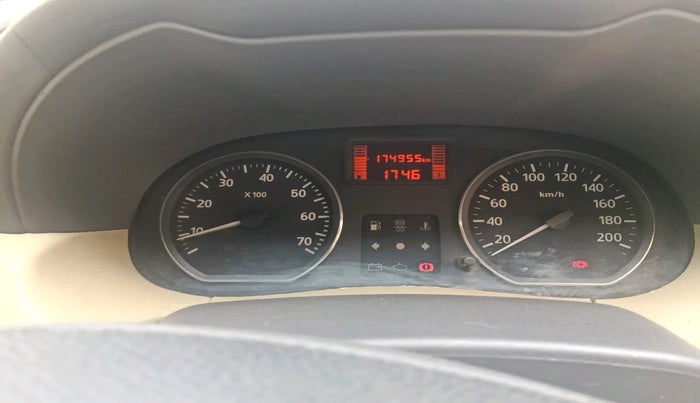 2014 Nissan Terrano XV D THP PREMIUM 110 PS, Diesel, Manual, 1,74,959 km, interior