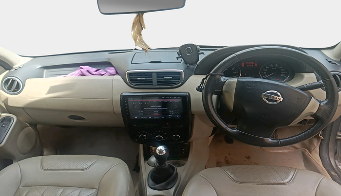 2014 Nissan Terrano XV D THP PREMIUM 110 PS, Diesel, Manual, 1,74,959 km, interior