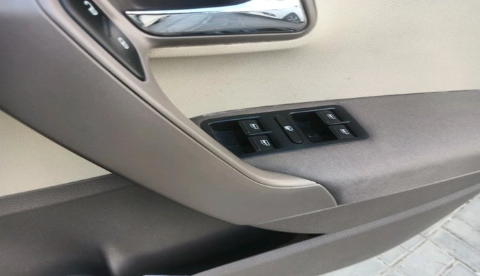 2013 Skoda Rapid AMBITION 1.6 TDI CR MT, Diesel, Manual, 1,16,500 km, interior