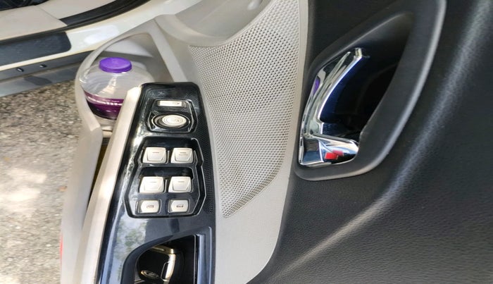 2021 Mahindra XUV300 W8 1.5 DIESEL, Diesel, Manual, 55,466 km, interior