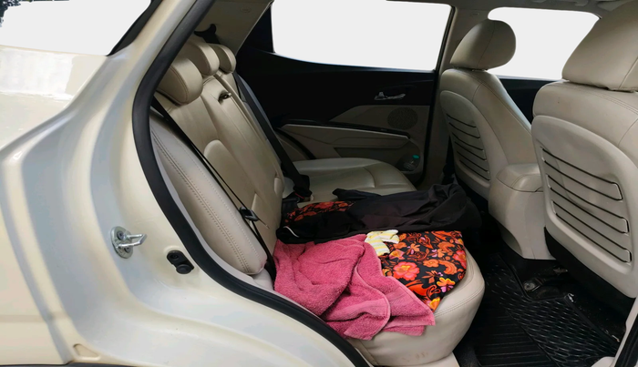 2021 Mahindra XUV300 W8 1.5 DIESEL, Diesel, Manual, 55,466 km, interior