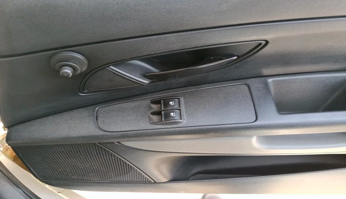 2010 Fiat Grand Punto ACTIVE 1.2, Petrol, Manual, 1,00,255 km, interior