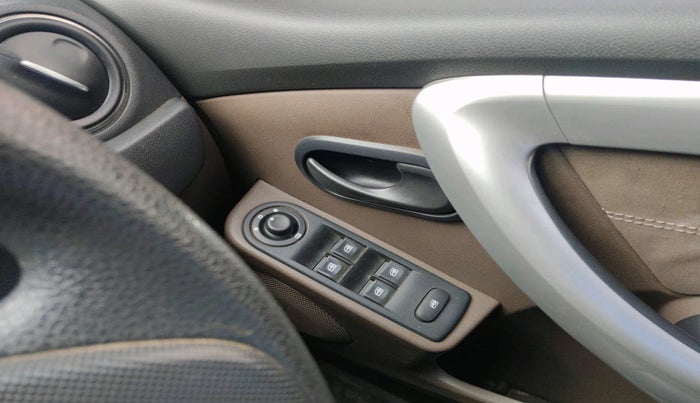 2016 Renault Duster RXL PETROL, Petrol, Manual, 88,101 km, interior