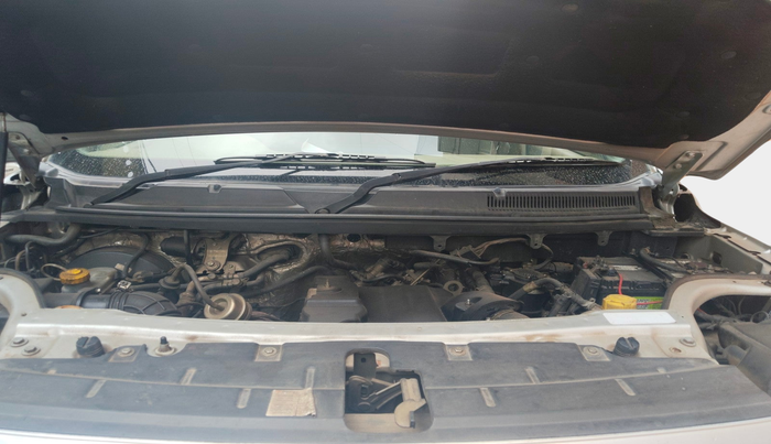 2016 Mahindra TUV300 T8, Diesel, Manual, 1,69,806 km, exterior